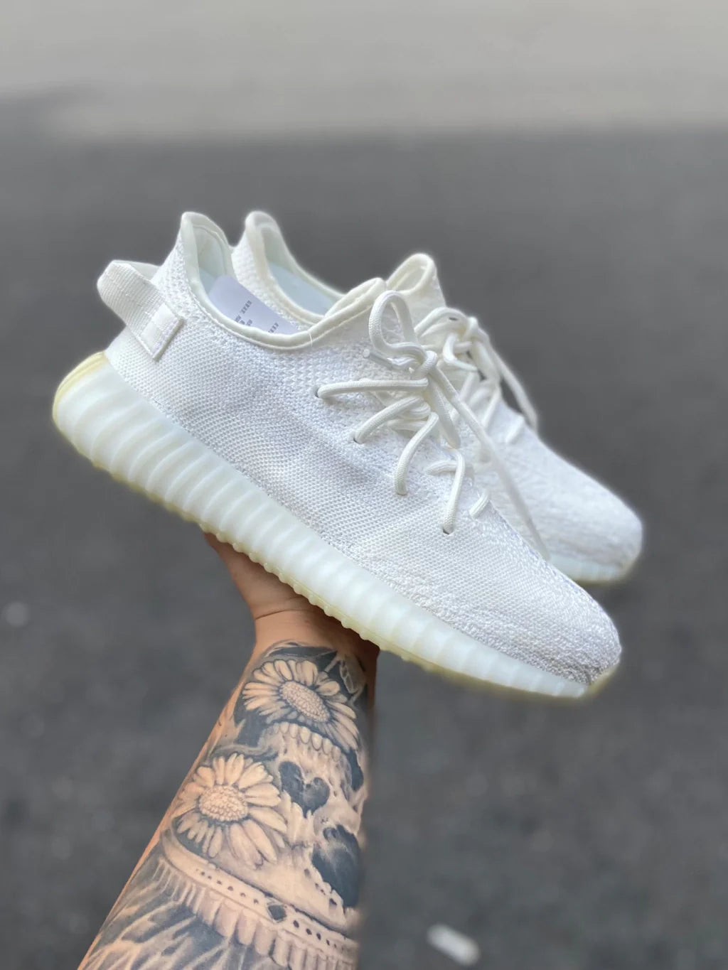 Adidas Yeezy Boost 350 V2 - Cream White - Importado