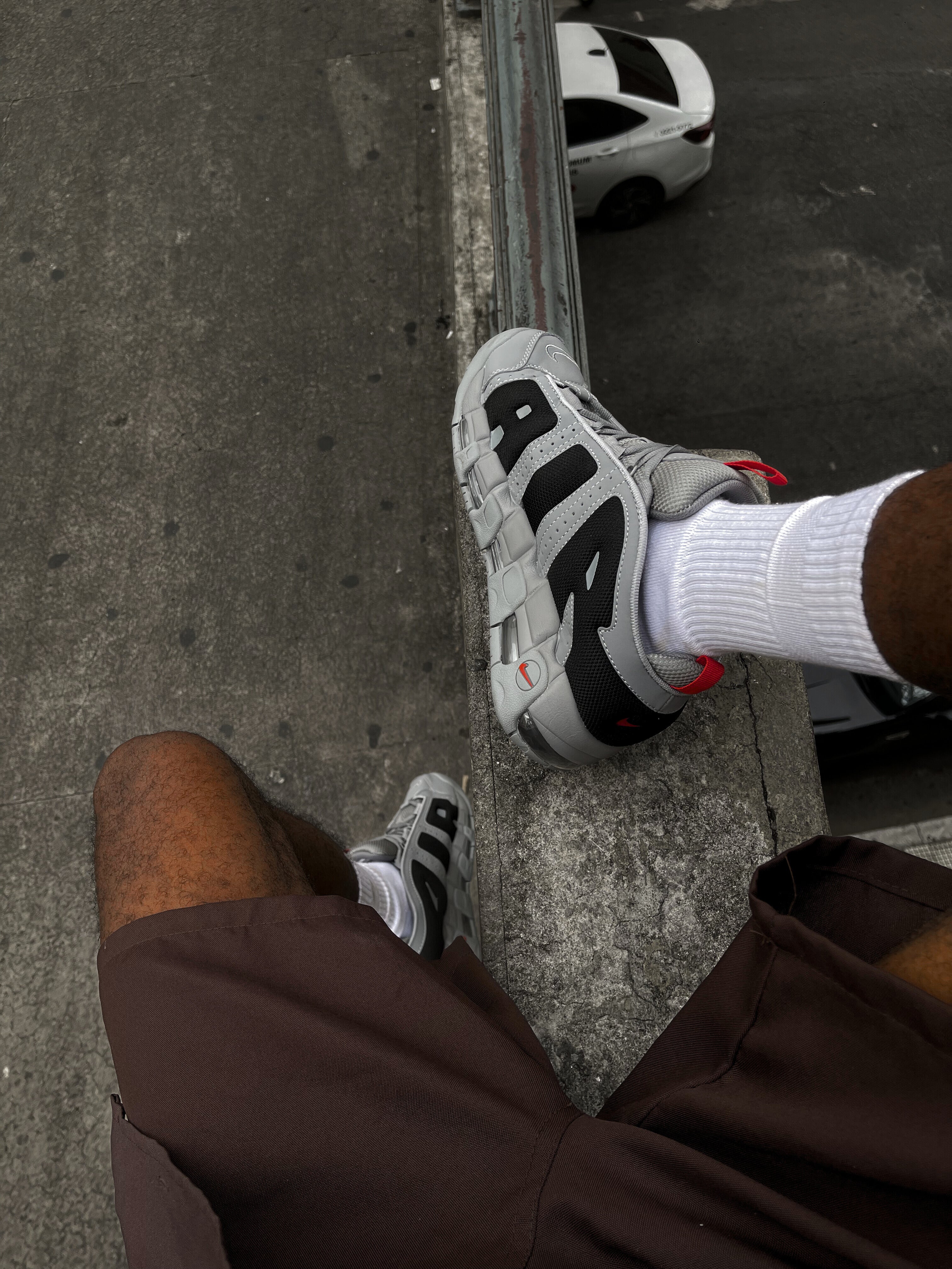 Nike Air More Uptempo Low - Cinza e Preto