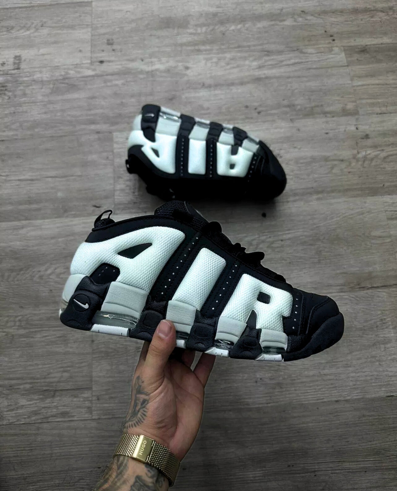 Nike Air More Uptempo Low - Preto e Branco