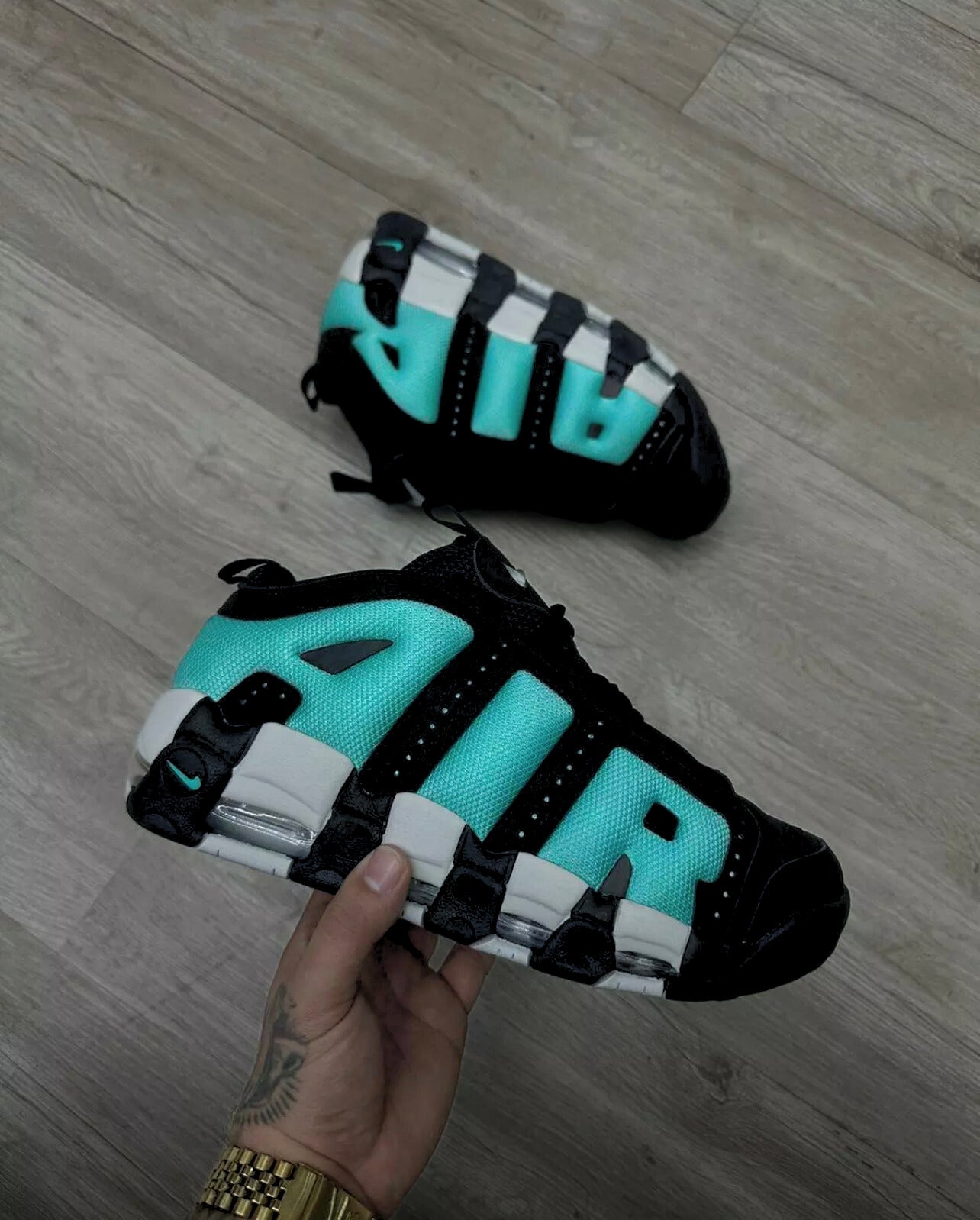 Nike Air More Uptempo Low - Preto e Azul