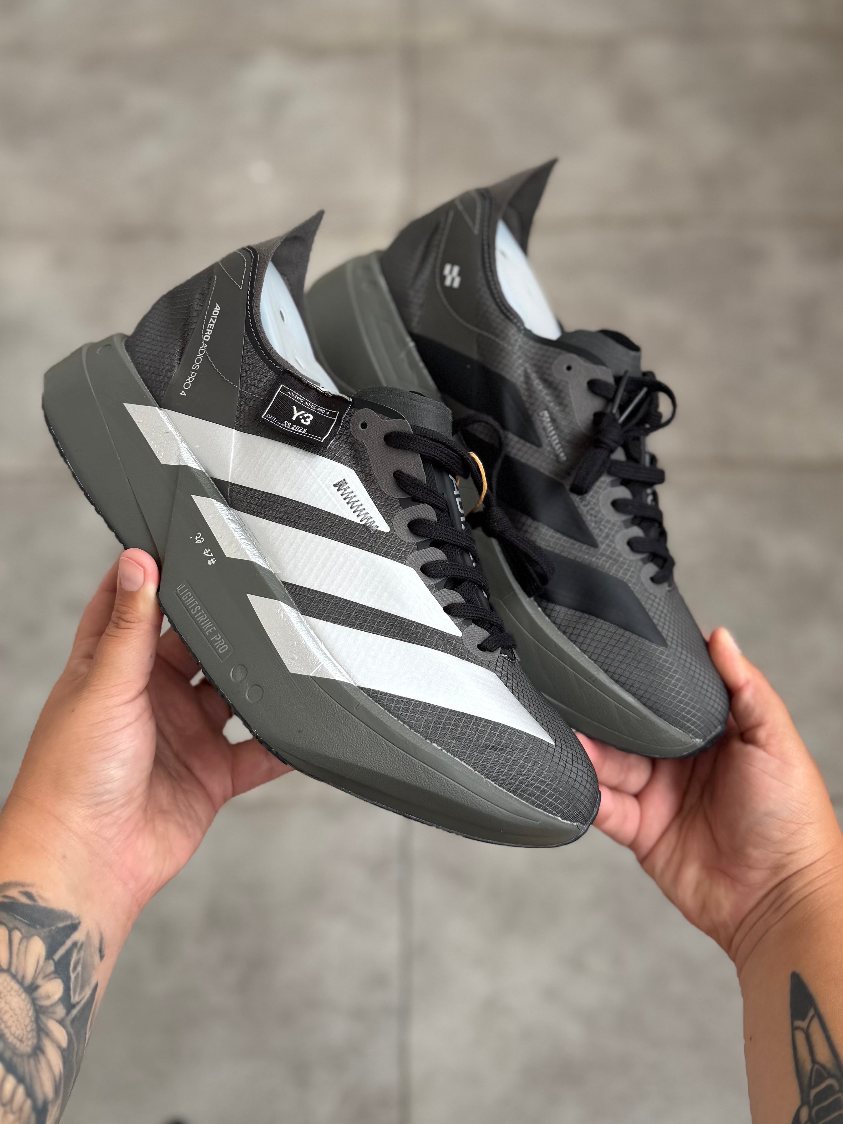 Adidas Adizero - Preto e Branco - Importado