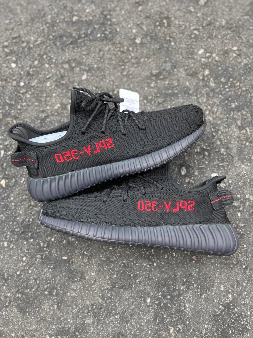 Adidas Yeezy Boost 350 V2 - BRED - Importado