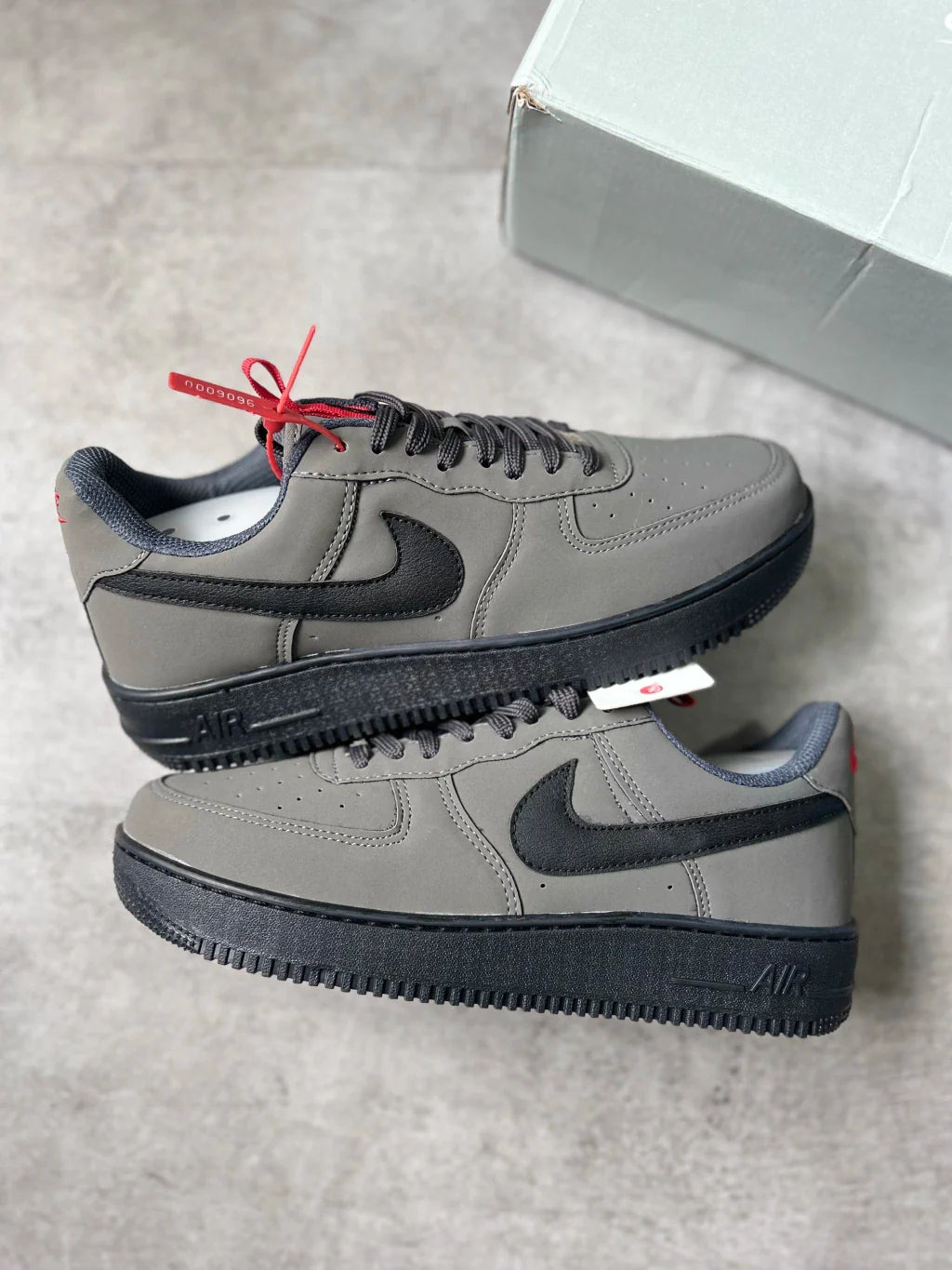 Nike Air Force 1 - Grafite/Preto