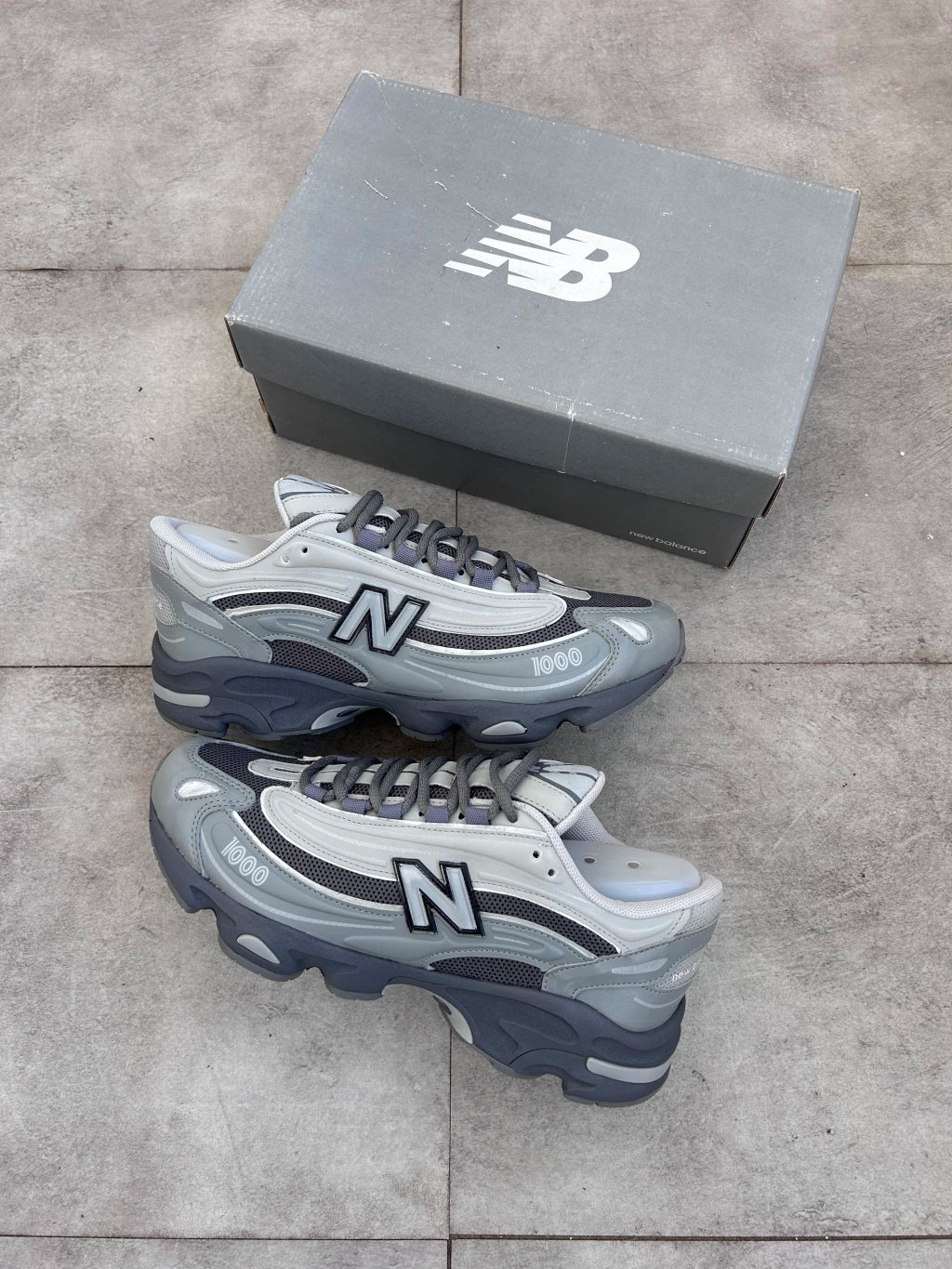 New Balance 1000 - Preto e Cinza