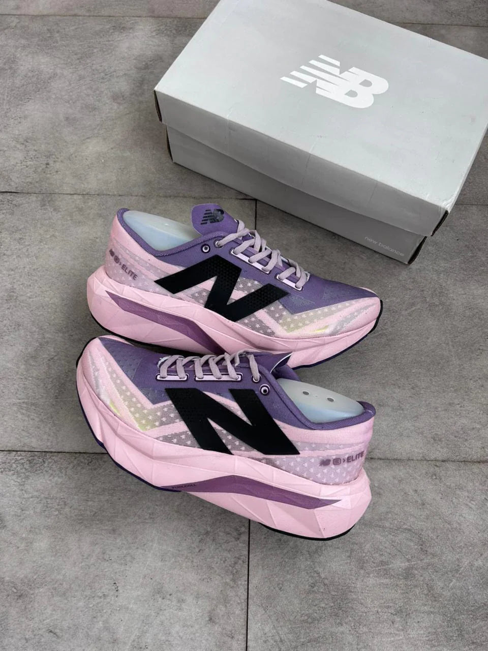 New Balance Fuelcell Rebel V4 - Rosa e Roxo