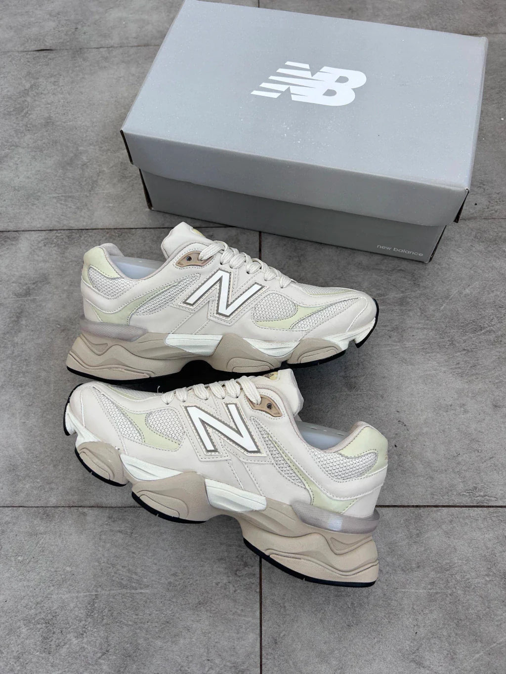 New Balance 9060 - Off White