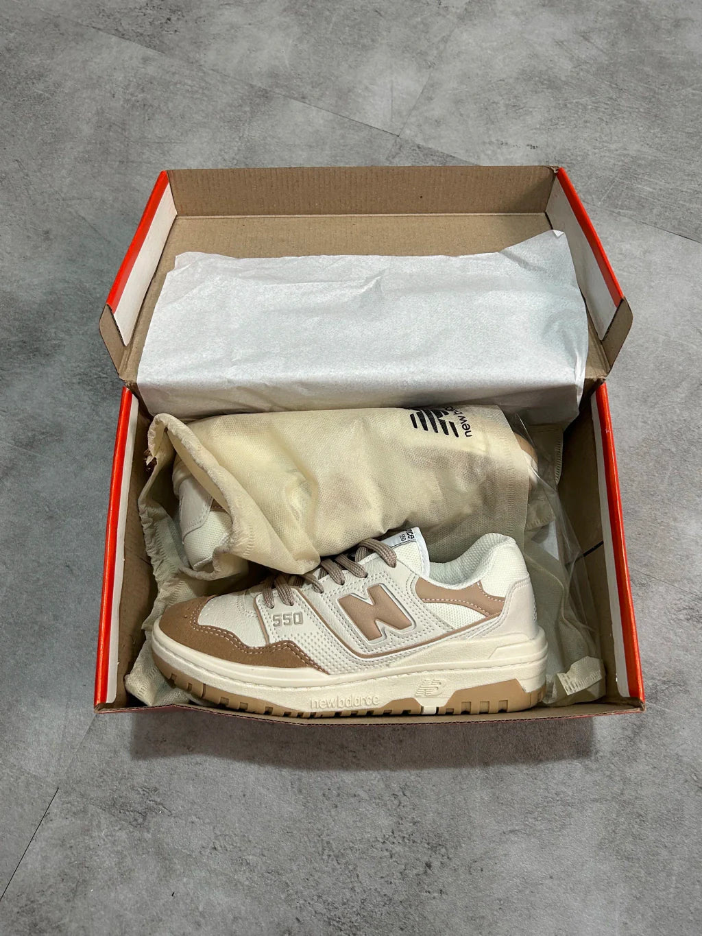 New Balance 550 - Couro Bege e Marrom