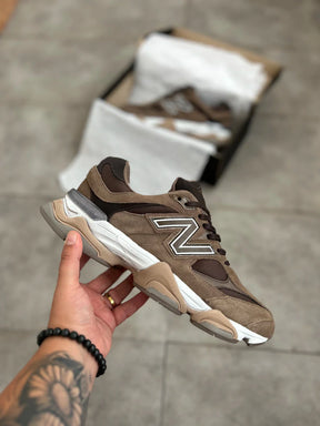 New Balance 9060 - Marrom