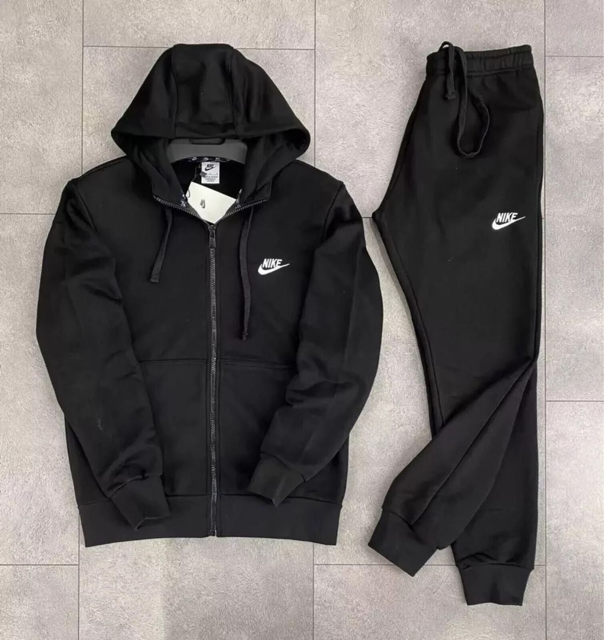 Conjunto Nike sportwear preto