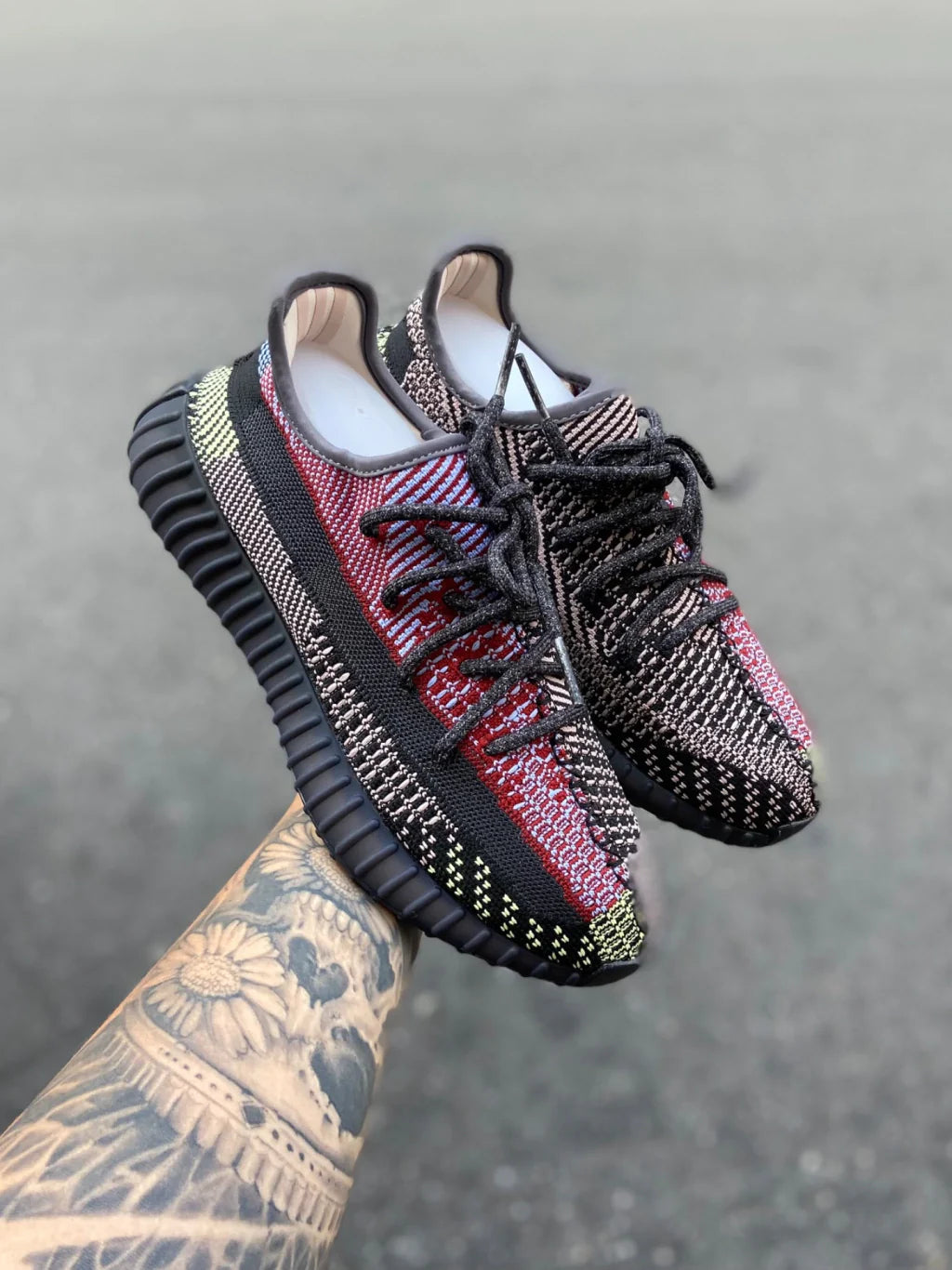 Adidas Yeezy Boost 350 V2 - Yecheil - Importado