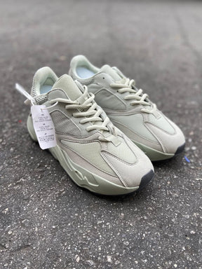 Adidas Yeezy 700 V2 - Salt