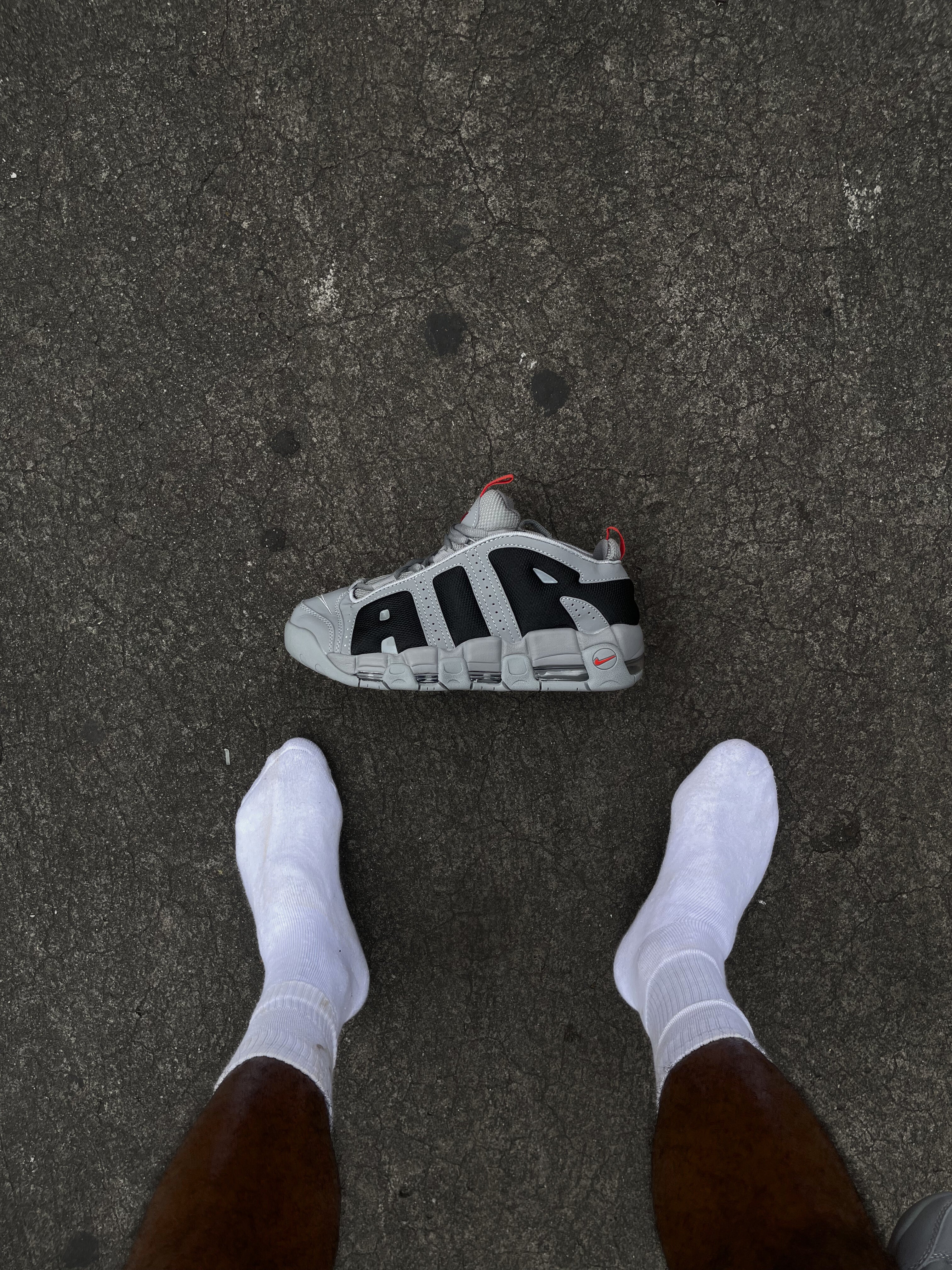 Nike Air More Uptempo Low - Cinza e Preto