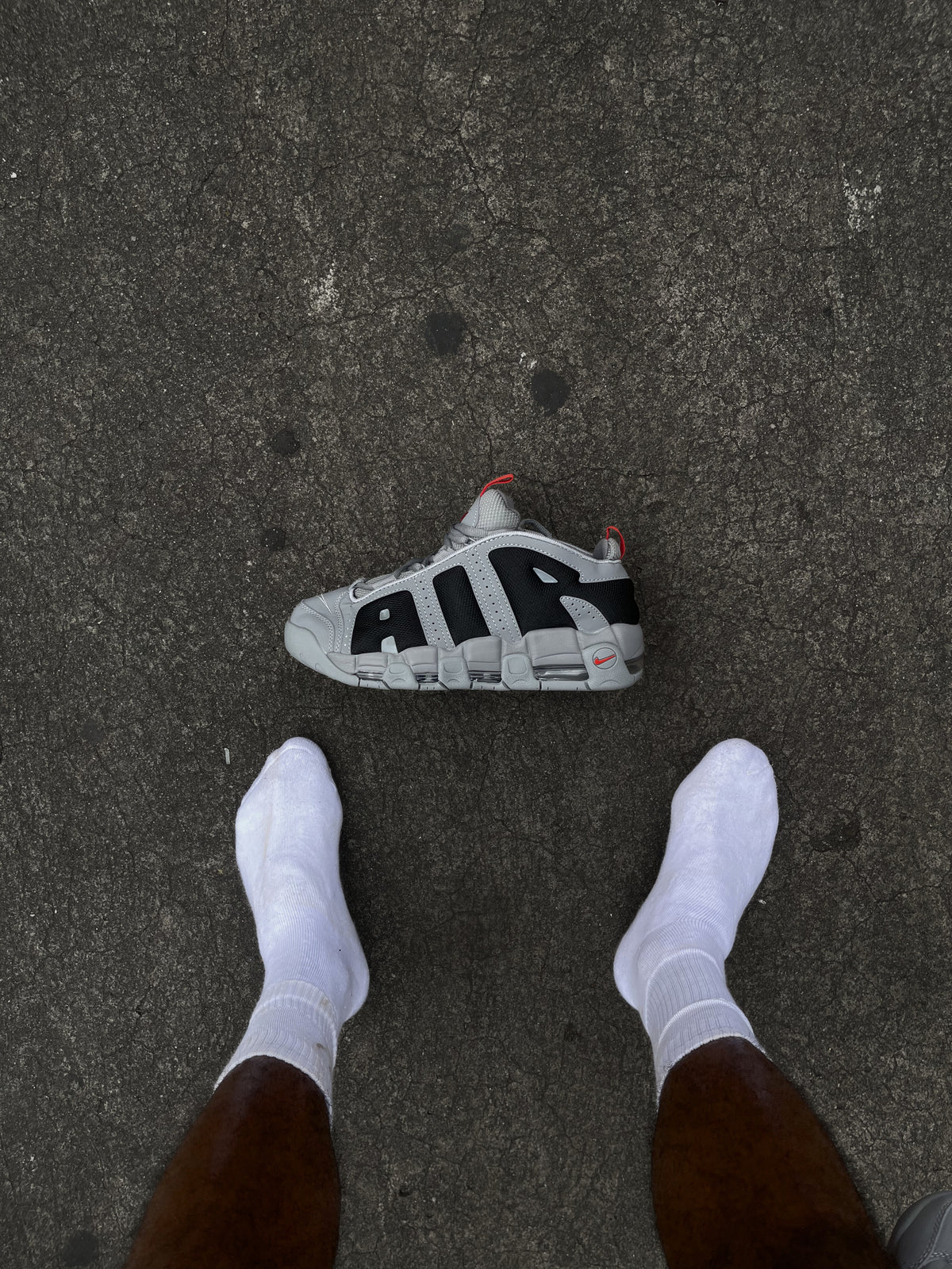 Nike Air More Uptempo Low - Cinza e Preto