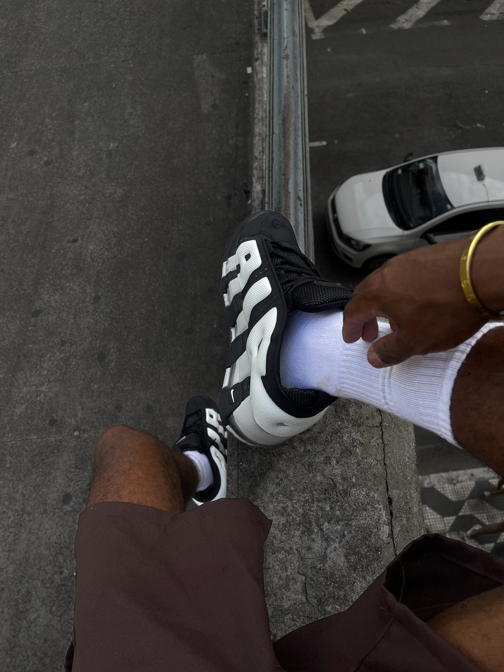 Nike Air More Uptempo Low - Preto e Branco
