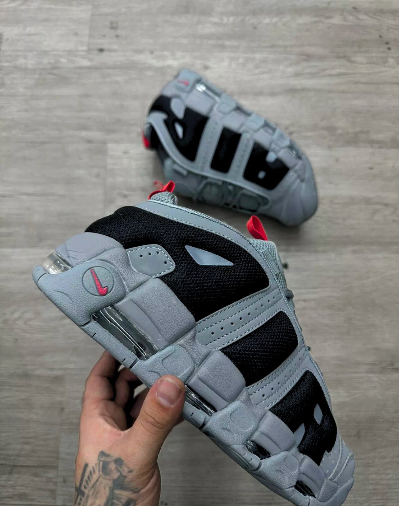 Nike Air More Uptempo Low - Cinza e Preto