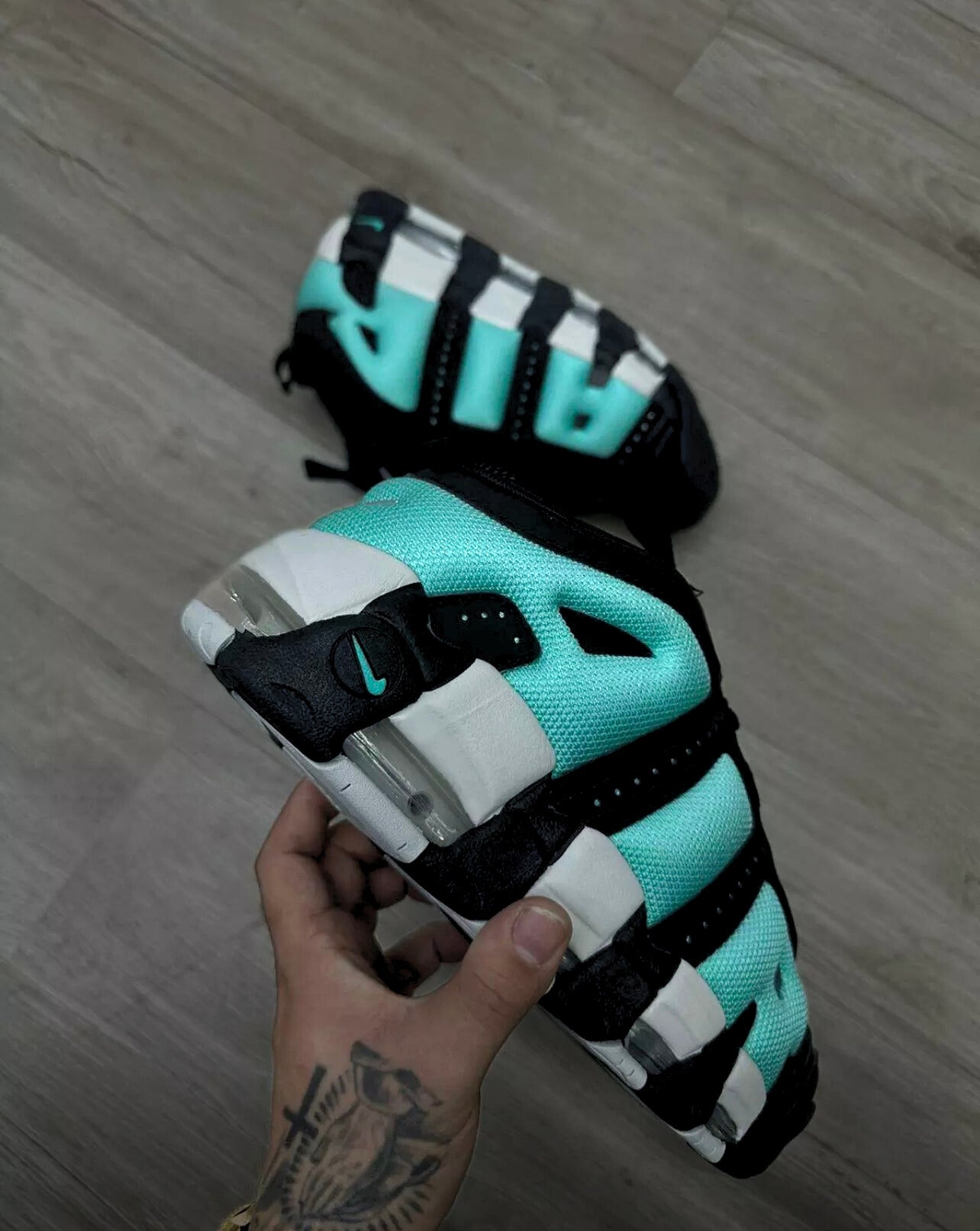 Nike Air More Uptempo Low - Preto e Azul