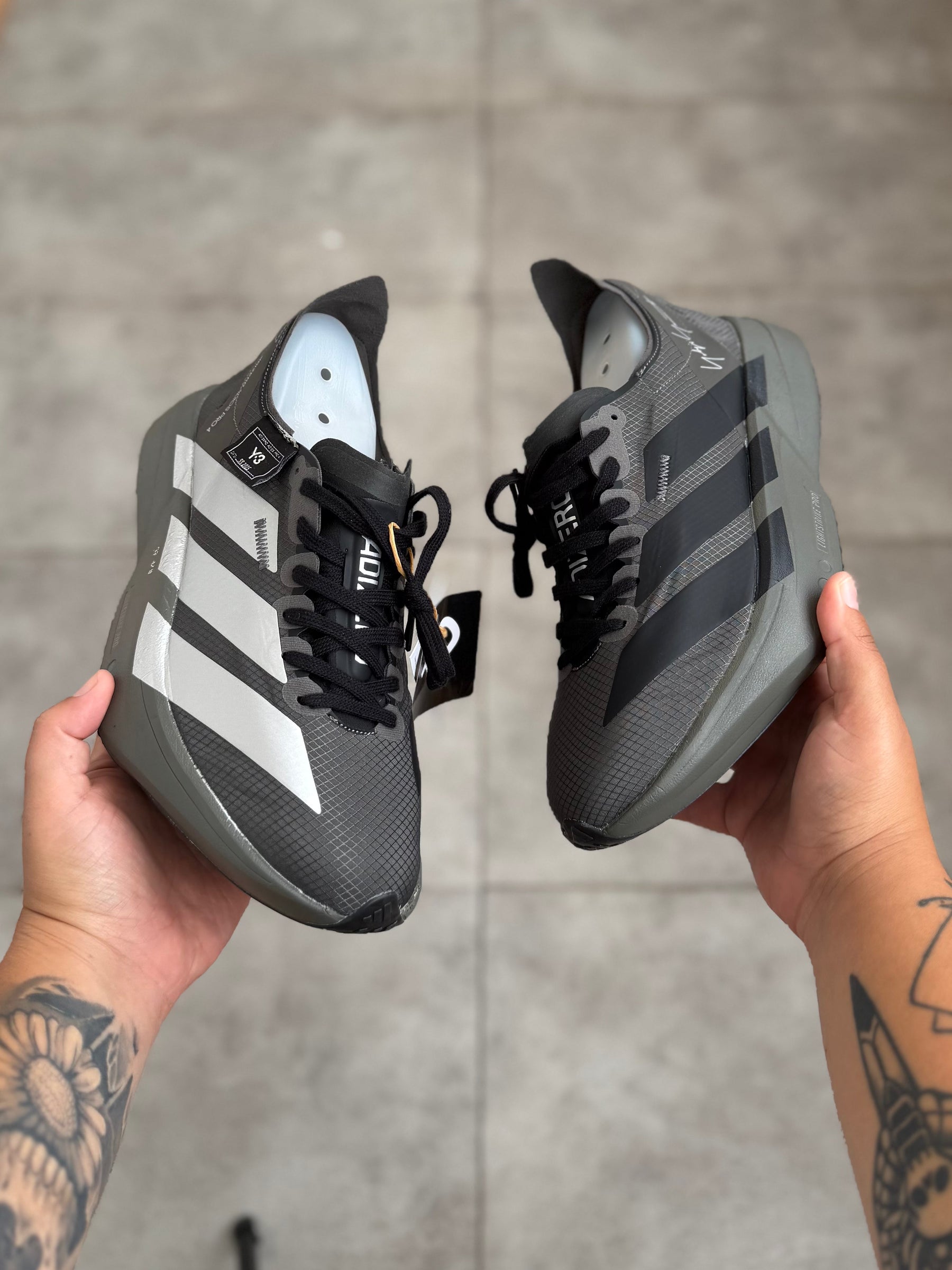 Adidas Adizero - Preto e Branco - Importado