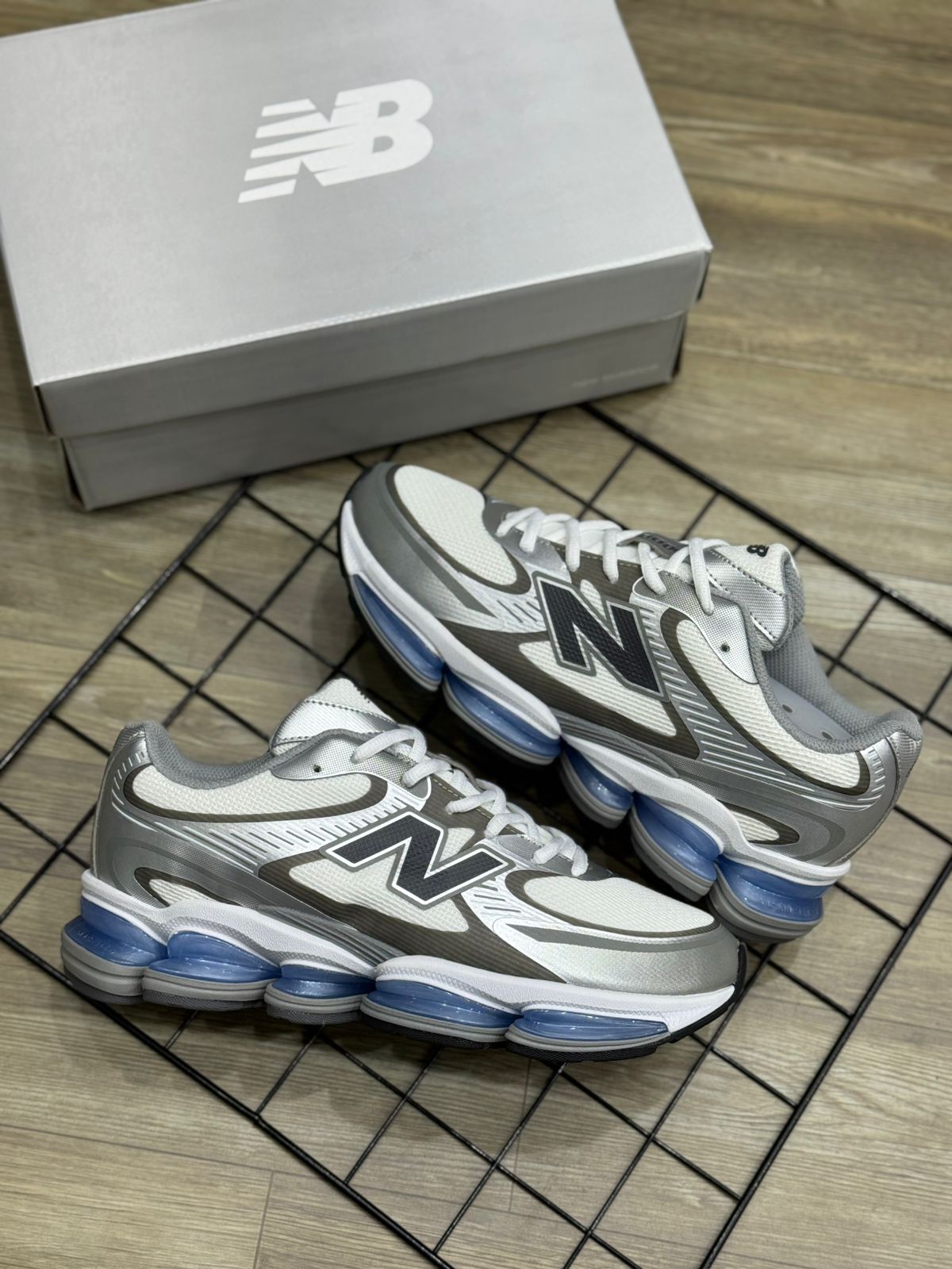 New Balance 2000 - Prata