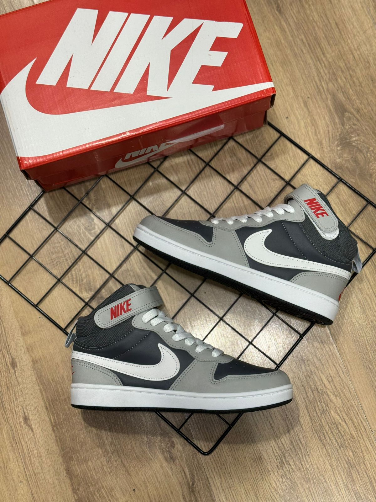 Nike Court Borough Mid - Cinza