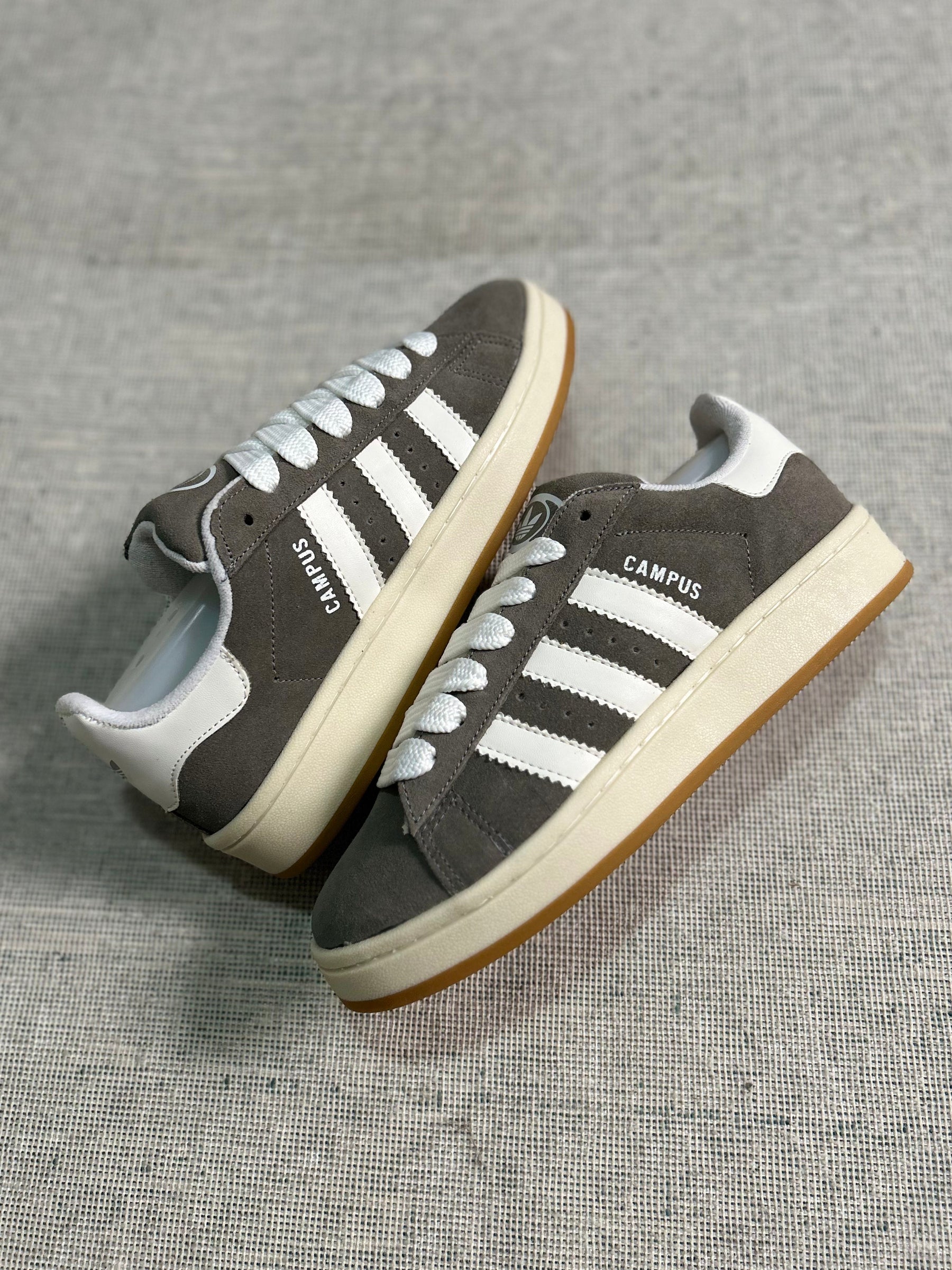 Adidas Campus - Cinza camurça