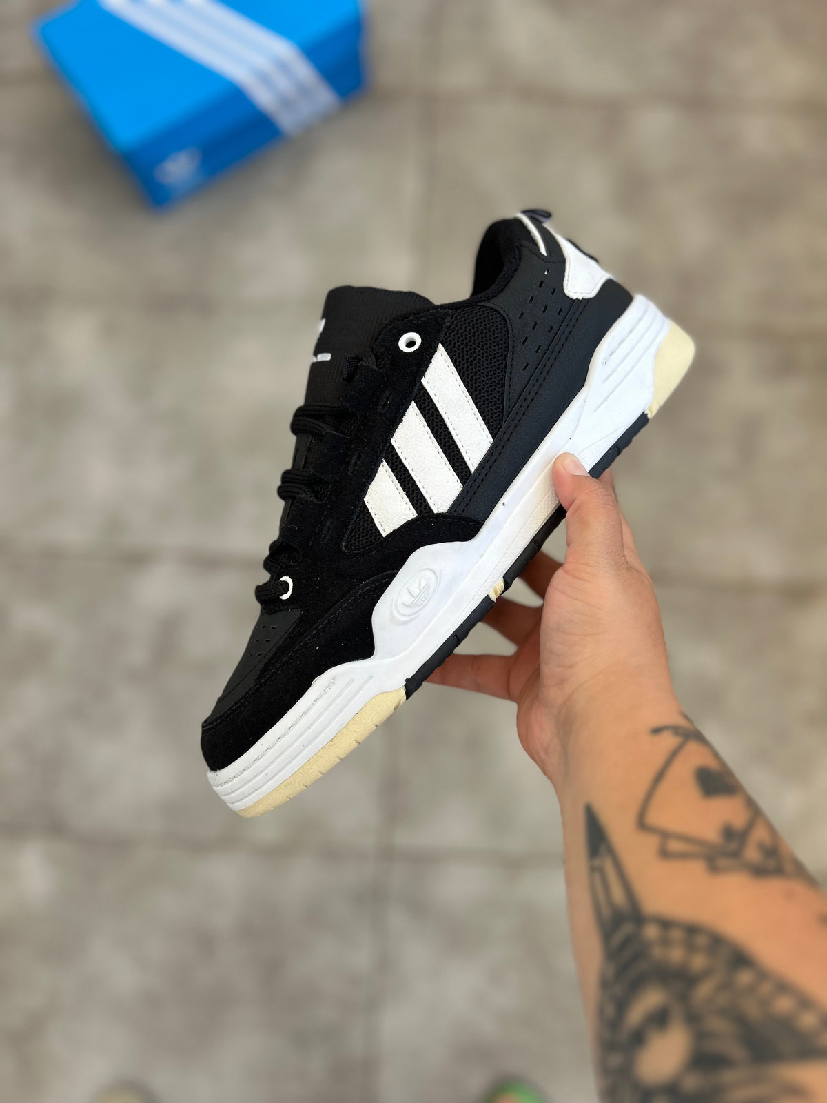 Adidas ADI2000 - Preto e Branco