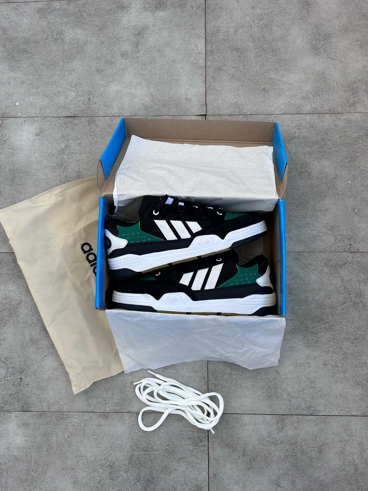 Adidas ADI2000 - Preto e Verde