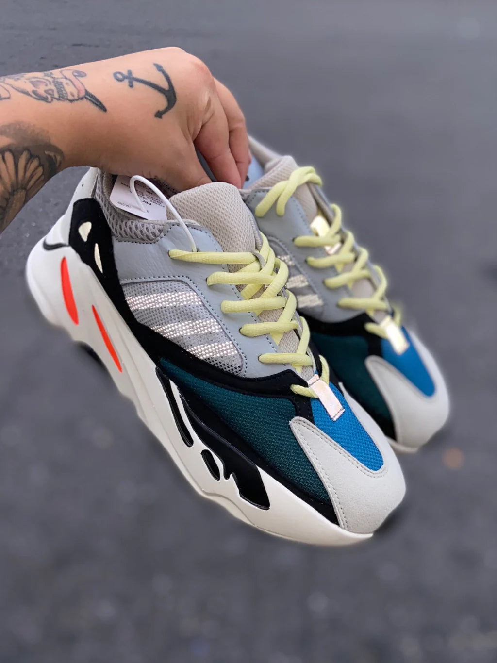 Adidas Yeezy 700 V2 - Wave Runner