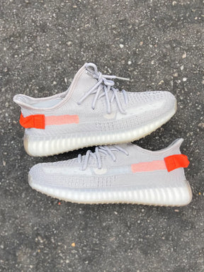 Adidas Yeezy Boost 350 V2 - Tail Light - Importado