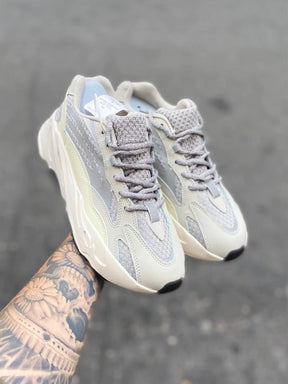 Adidas Yeezy 700 V2 - Static