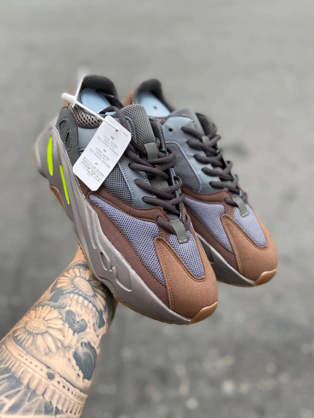 Adidas Yeezy 700 V2 - Mauve