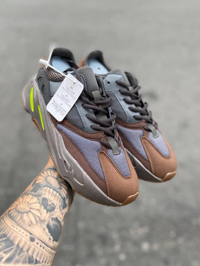 Adidas Yeezy 700 V2 - Mauve