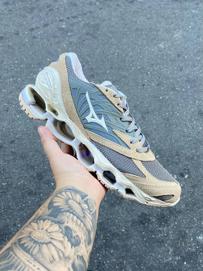 Mizuno Prophecy LS - Bege e cinza