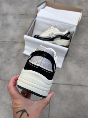 New Balance 1000 - Preto e Branco