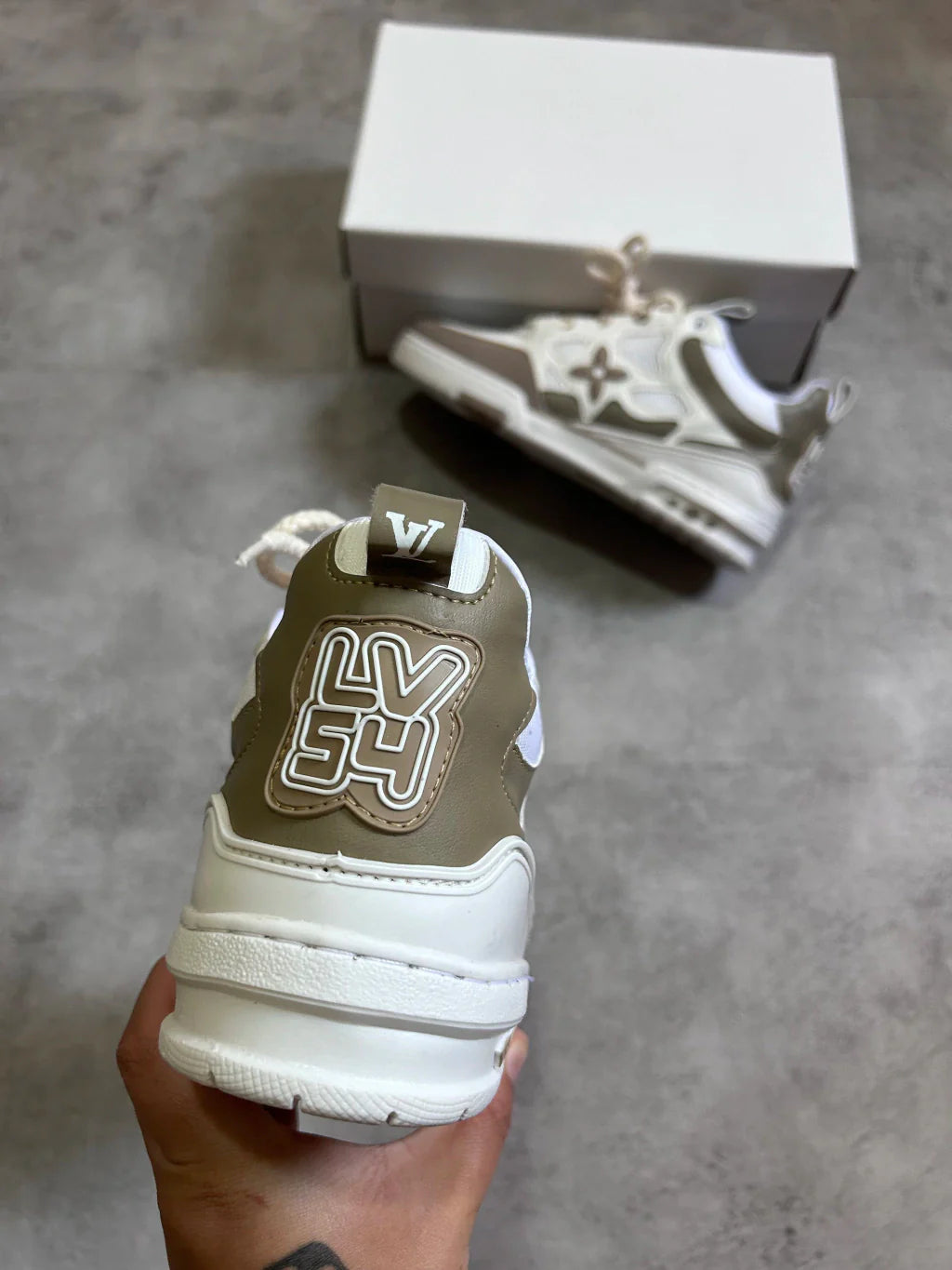 Louis Vuitton Skate - Bege e Marrom