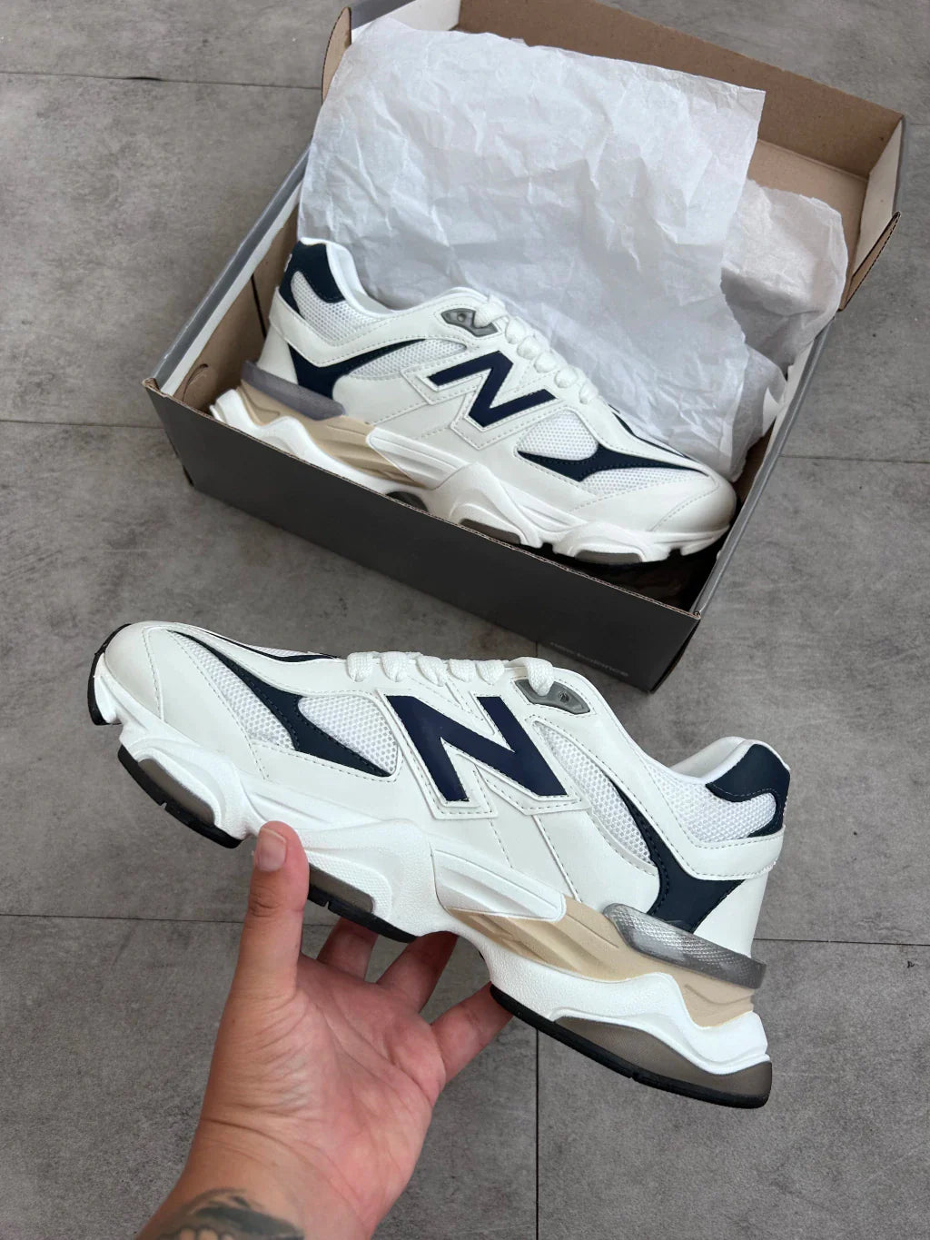 New Balance 9060 - Branco e Azul