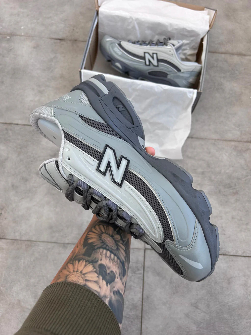 New Balance 1000 - Preto e Cinza