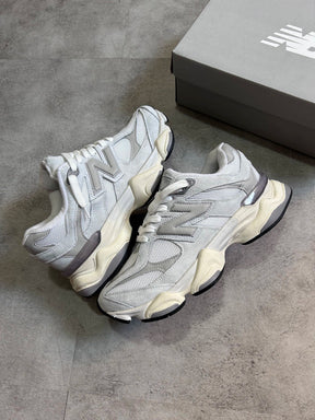 New Balance 9060 - Cinza