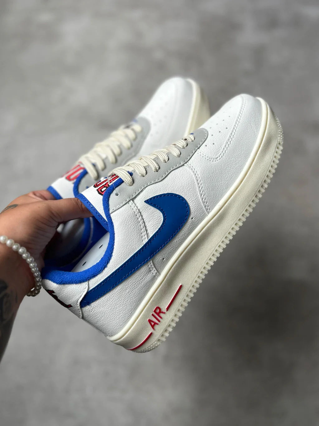 Nike Air Force 1 - Couro Branco e Azul