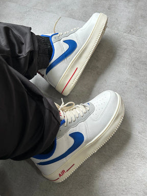 Nike Air Force 1 - Couro Branco e Azul