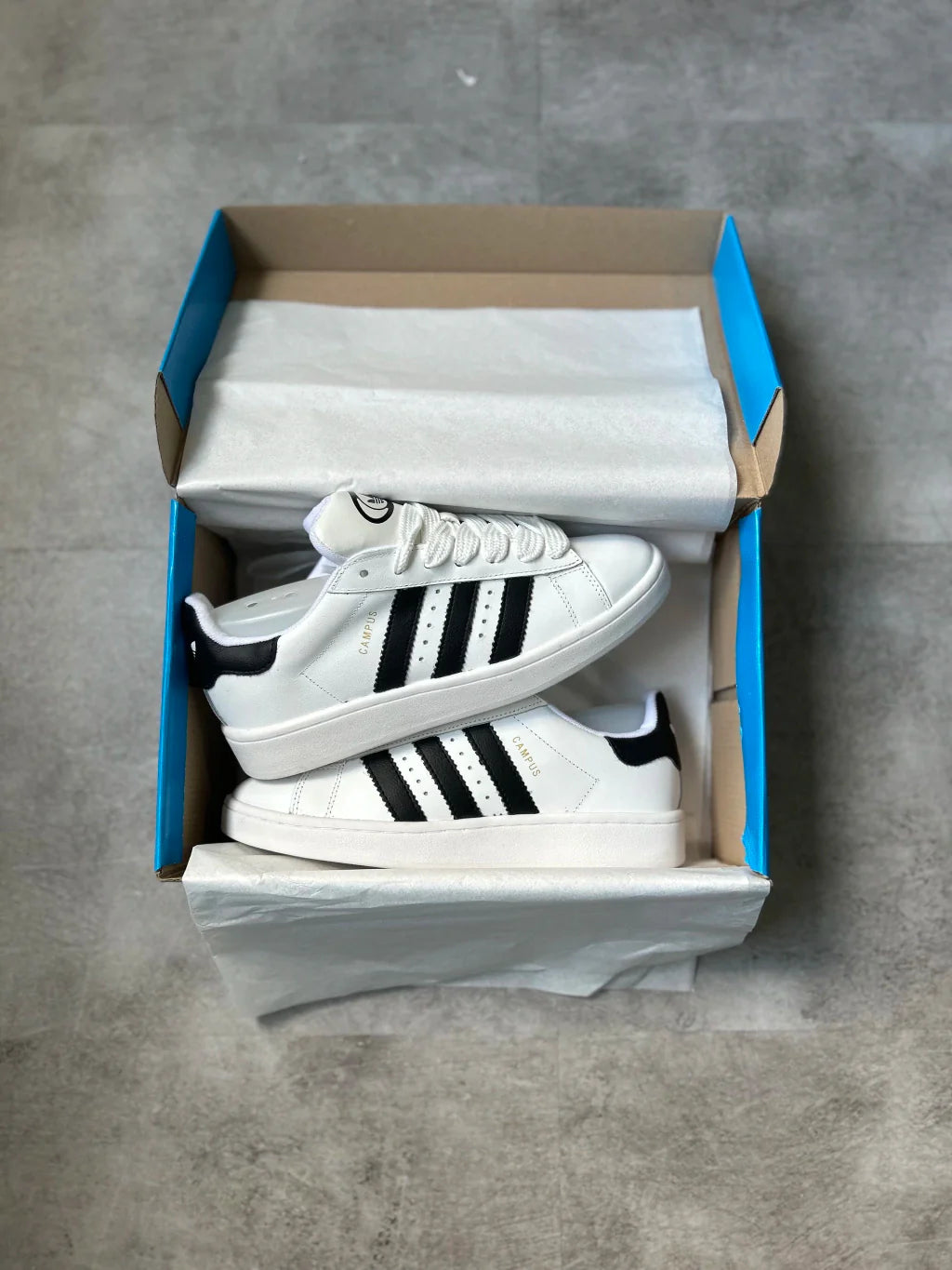 Adidas Campus - Branco com Listra Preta