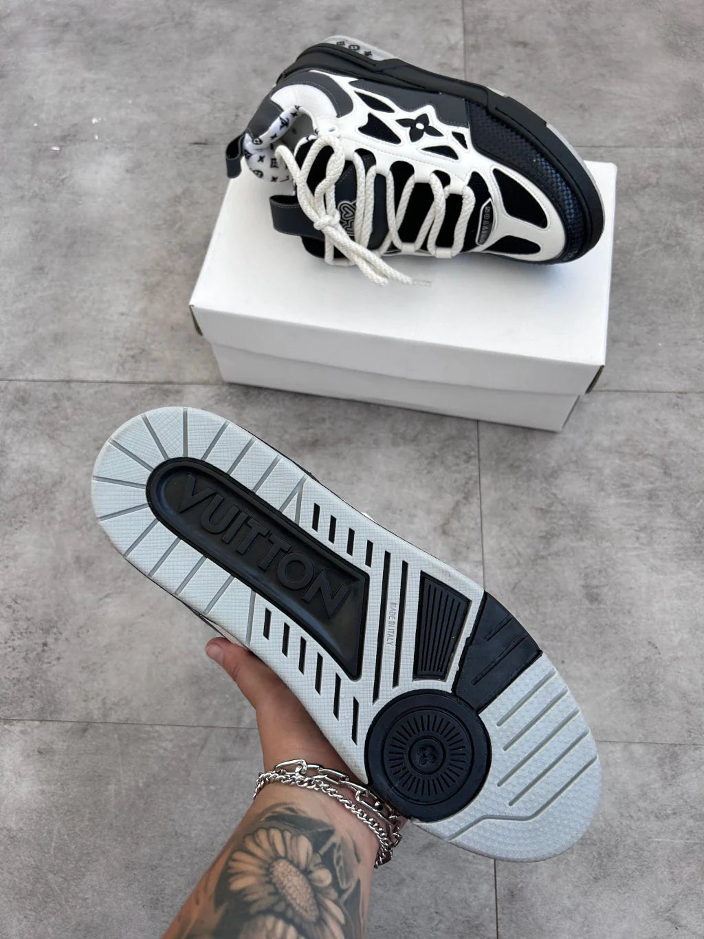 Louis Vuitton Skate - White and Black