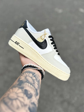 Nike Air Force 1 - Bege e Preto