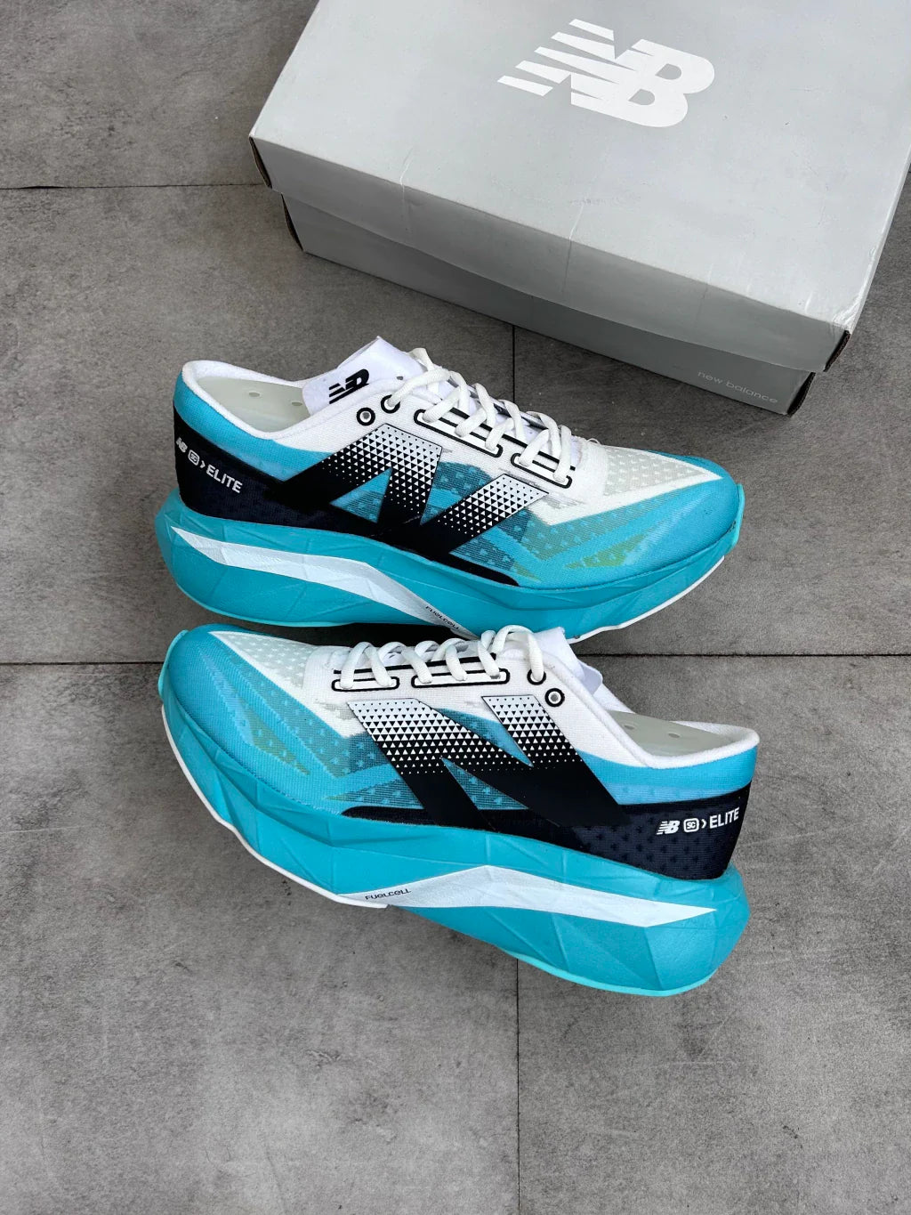 New Balance Fuelcell Rebel V4 - Azul