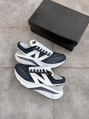 New Balance Fuelcell Rebel V4 - Branco e Azul