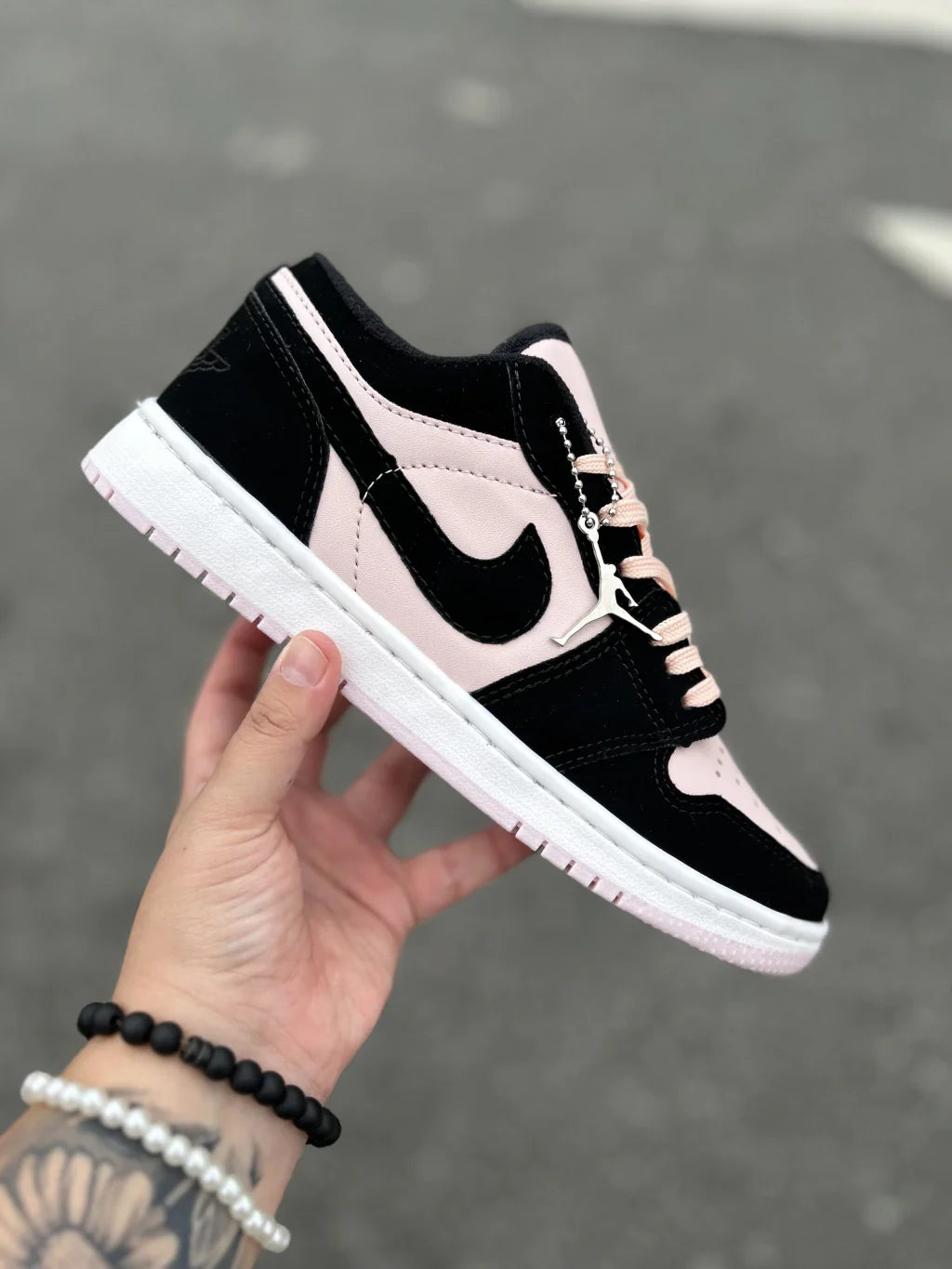 Air Jordan 1 Low - Guava Ice