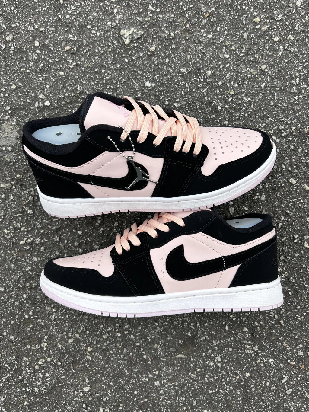 Air Jordan 1 Low - Guava Ice