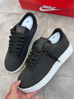 Nike Air Force 1 - Suede Preto