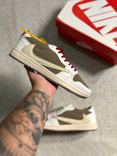 Air Jordan 1 Low - Travis Scott Reverse Mocha