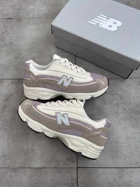 New Balance 1000 - Bege e Marrom