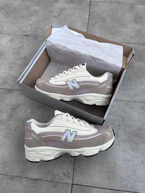 New Balance 1000 - Bege e Marrom